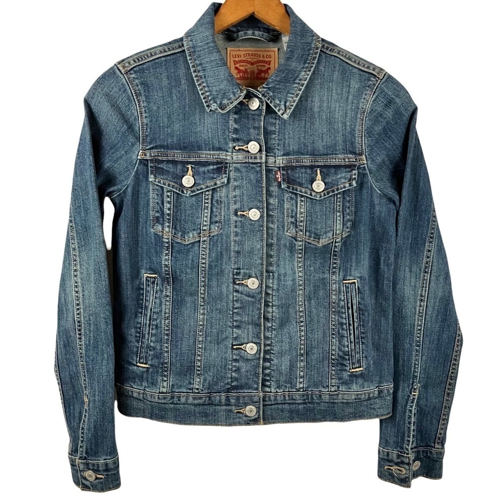 LEVI’S Trucker Denim Jacket